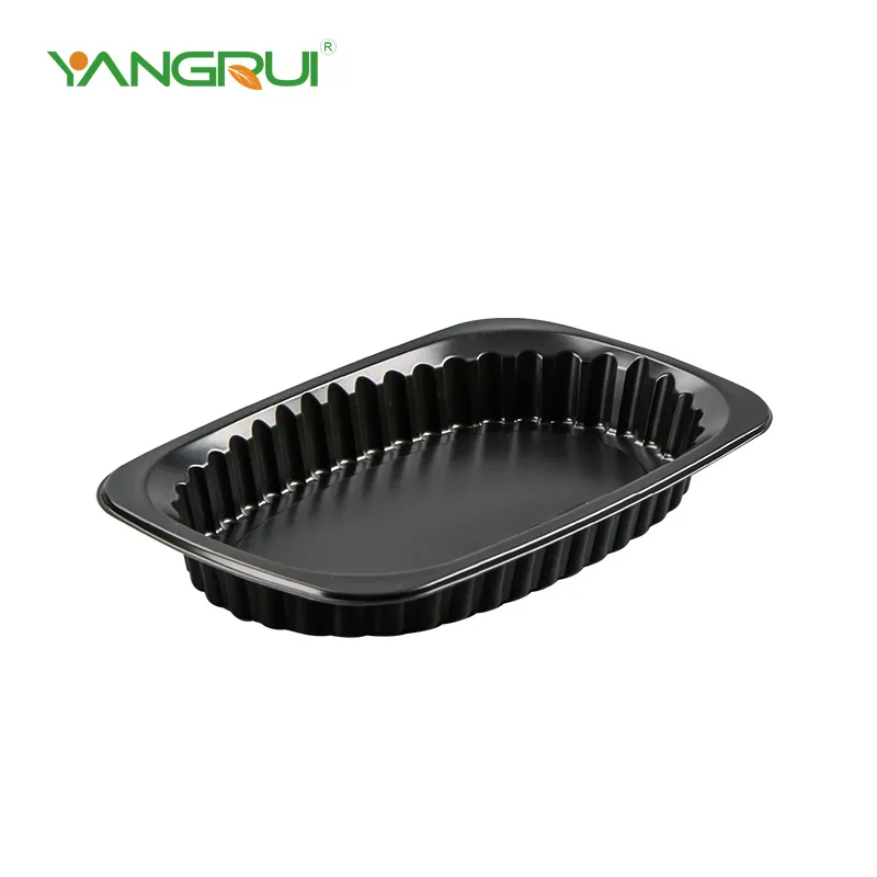 Črni plastični pladnji s hrano